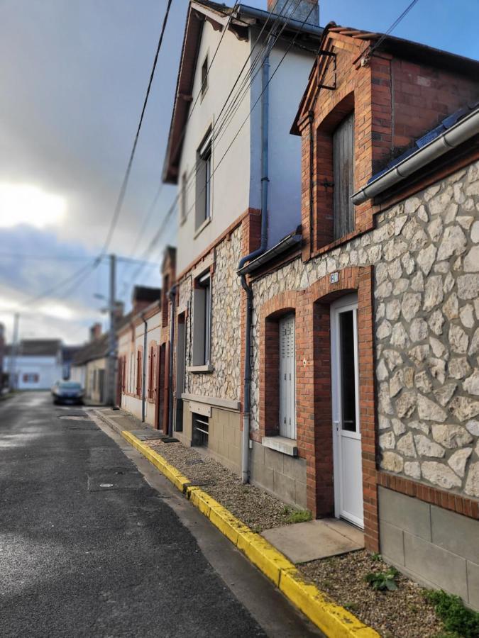 Petite Maison A Salbris Extérieur photo